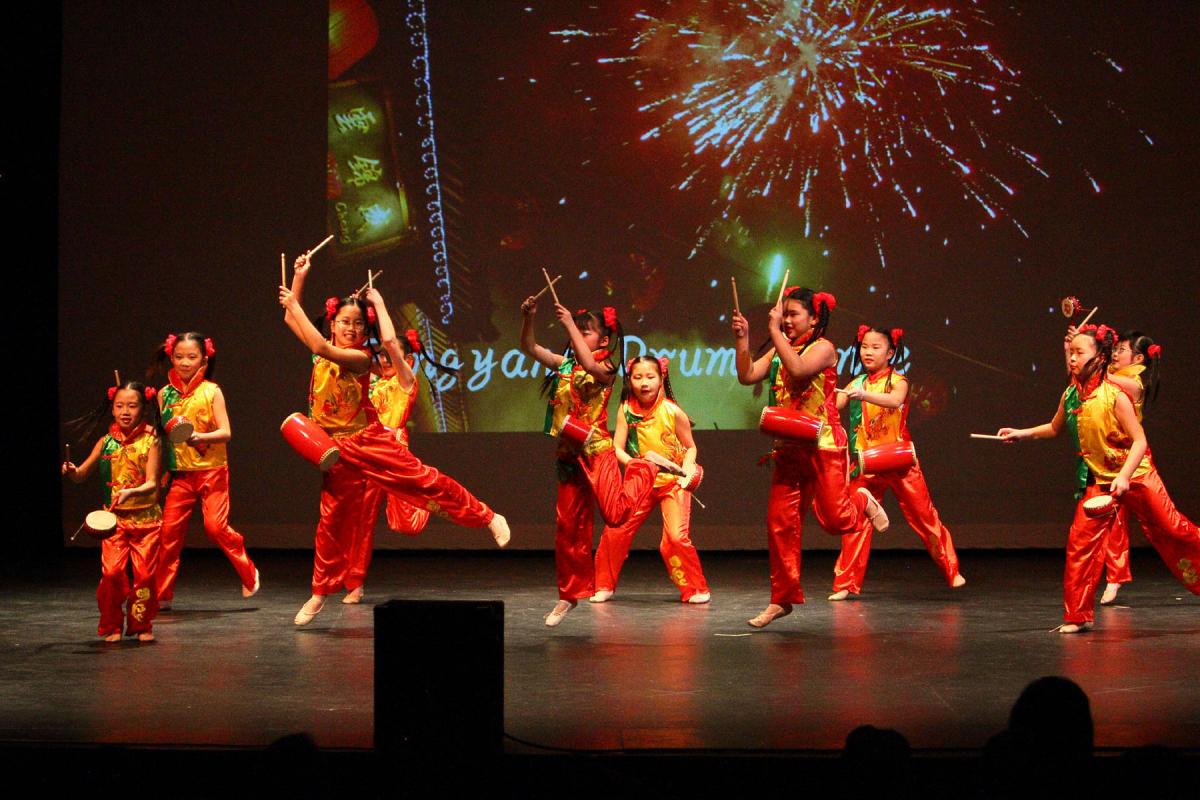 Children dance at China Night 2016