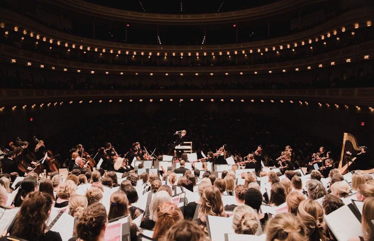 Nancy Menk Conducts at Carnegie