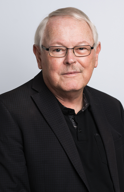 Fr-Ron.jpg