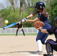 Lauren Enayati tied the game at 1-1 in the bottom of the seventh inning with a two-out single.