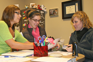 Olivia Barzydlo meets with Maggie LeMay '12 and Alicia Wilkins '11: Olivia Barzydlo meets with Maggie LeMay '12 and Alicia Wilkins '11