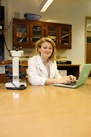 Saint Mary's student Rachael Bridgman ’14 was recently awarded a fellowship through the University of Notre Dame Center for Nano Science and Technology in memory of Ziqi Zhang ’15.