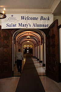 A banner welcomes alumnae to the 2009 Reunion.