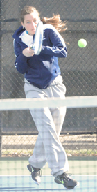 Shannon Elliott picked up wins at doubles and singles after dropping just four games combined.