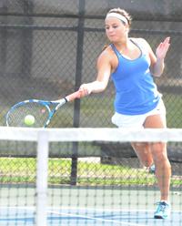 Audrey Kiefer came from behind and won the six singles flight in a super tiebreaker.