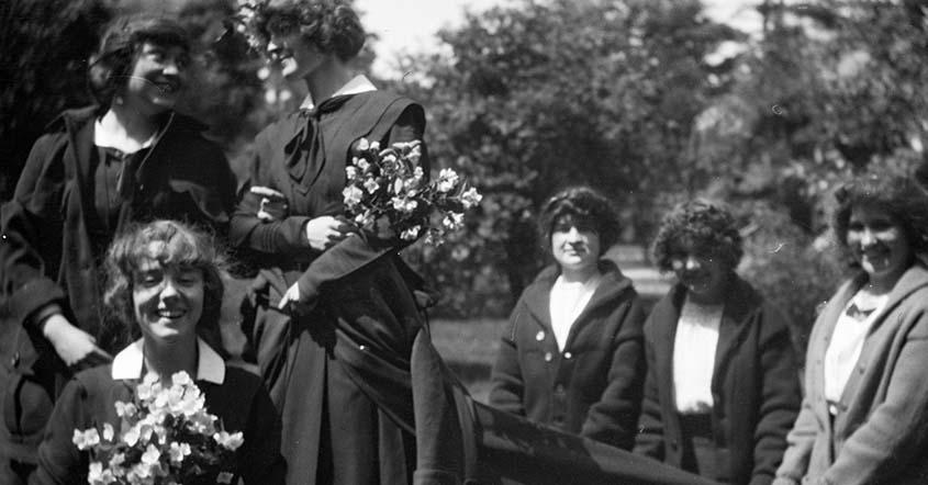 1915 May Queen Rehearsal with six smiling students